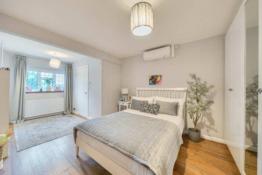 under offer bishops avenue london 60302 - Gibbs Gillespie