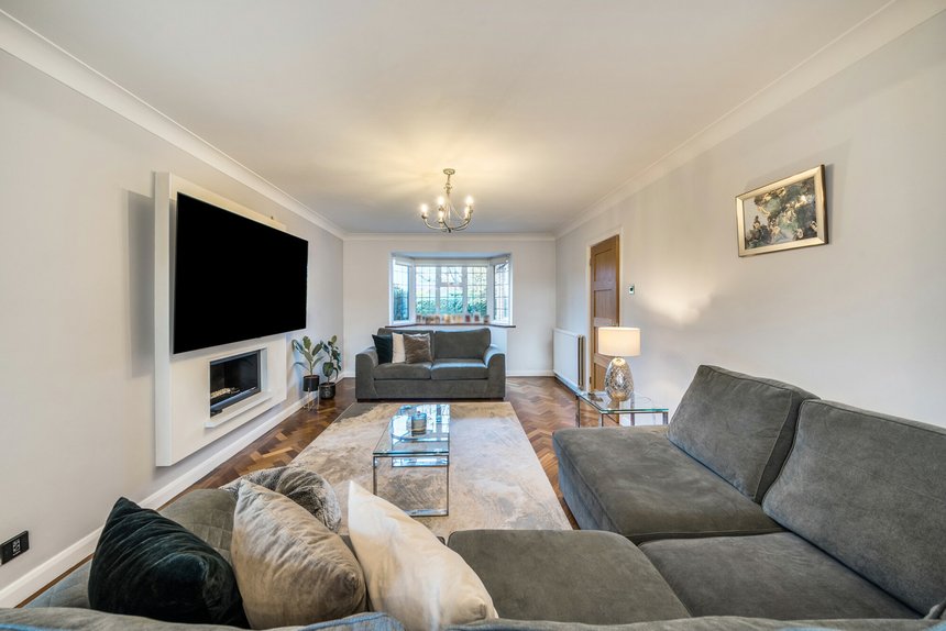 under offer bishops avenue london 60302 - Gibbs Gillespie