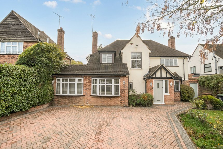 under offer bishops avenue london 60302 - Gibbs Gillespie