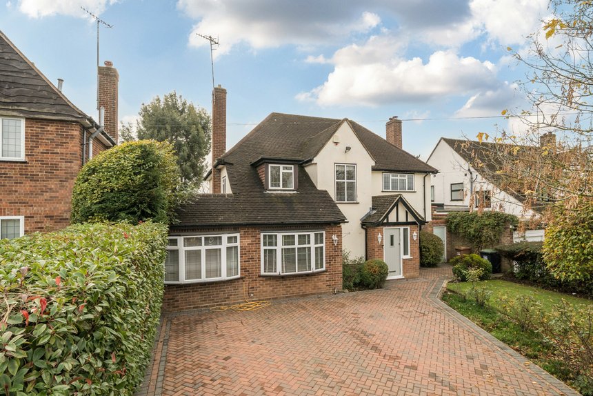 under offer bishops avenue london 60302 - Gibbs Gillespie