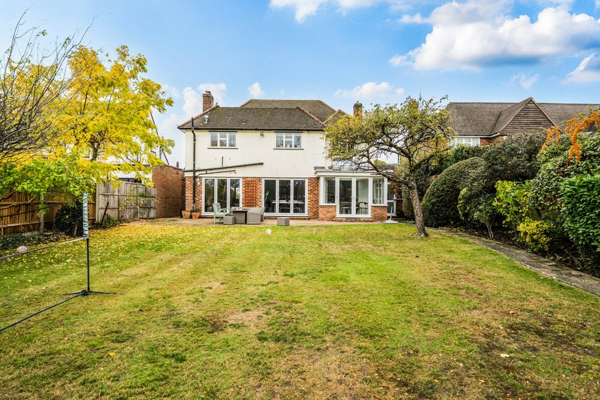 under offer bishops avenue london 60302 - Gibbs Gillespie