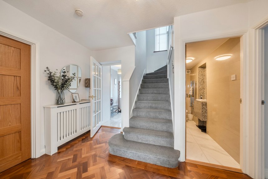 under offer bishops avenue london 60302 - Gibbs Gillespie