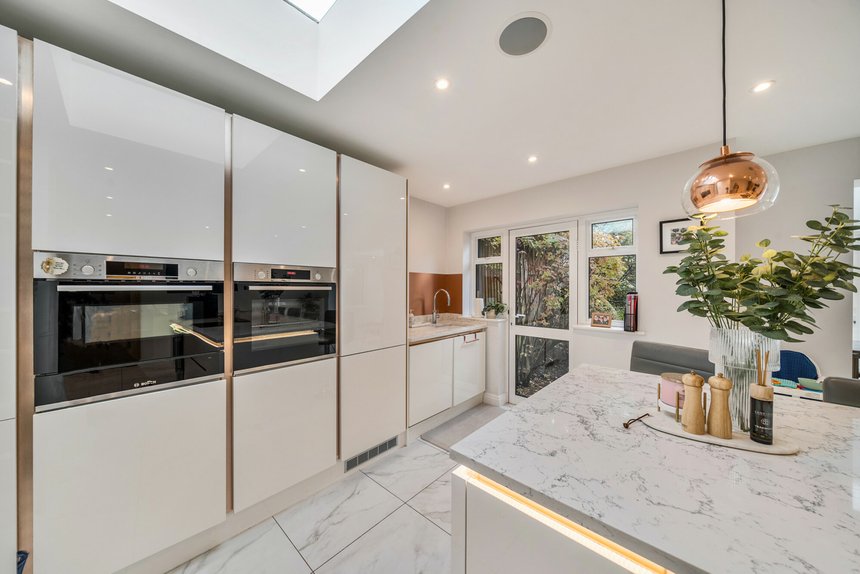 under offer bishops avenue london 60302 - Gibbs Gillespie