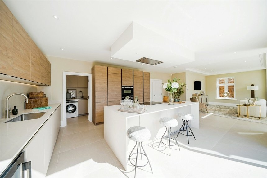 for sale claremont place london 60331 - Gibbs Gillespie