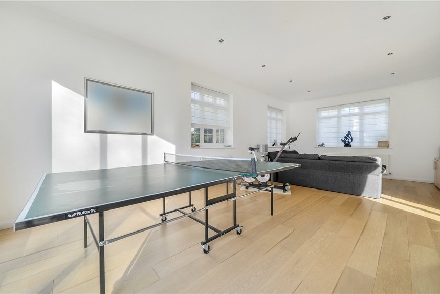 under offer priory drive london 60442 - Gibbs Gillespie