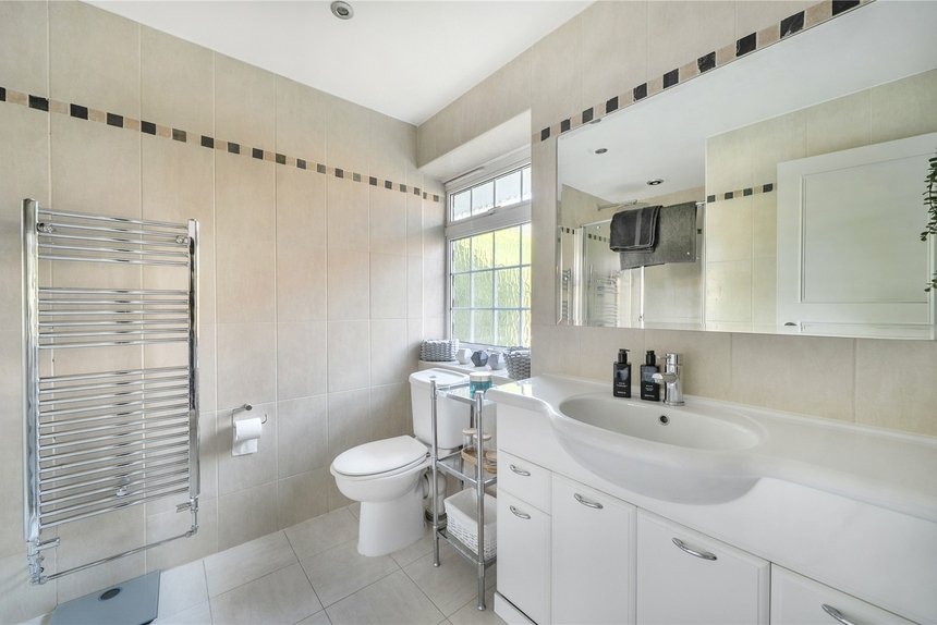 under offer priory drive london 60442 - Gibbs Gillespie