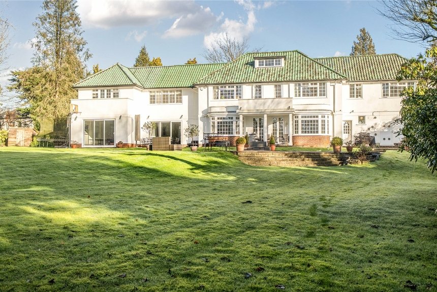 under offer priory drive london 60442 - Gibbs Gillespie