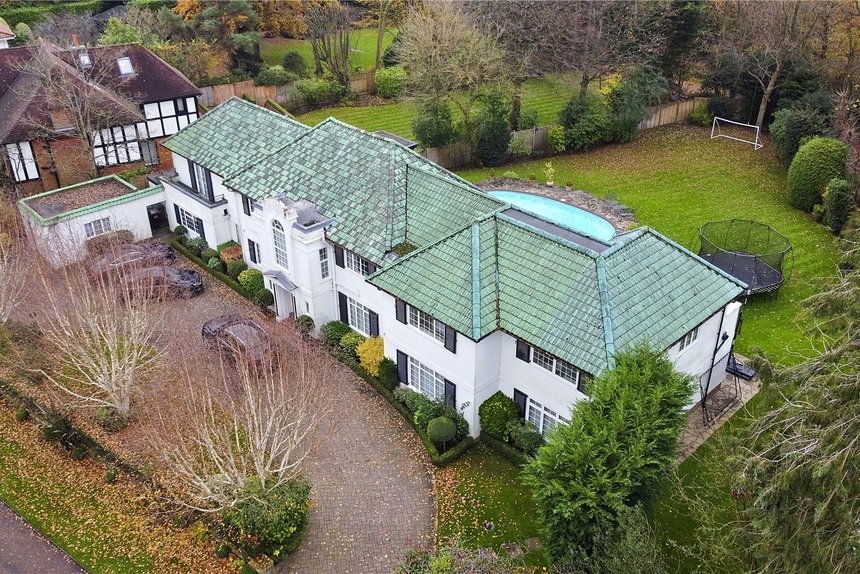 under offer priory drive london 60442 - Gibbs Gillespie