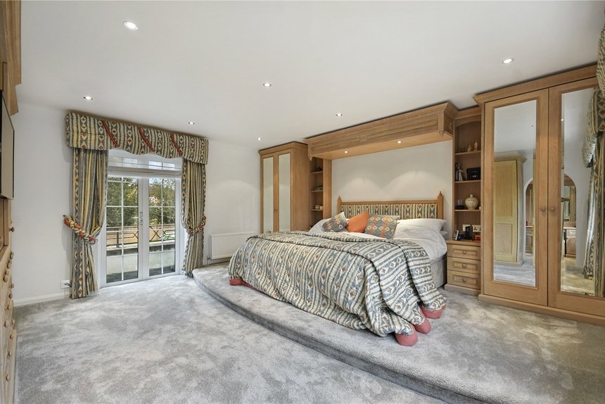 under offer priory drive london 60442 - Gibbs Gillespie