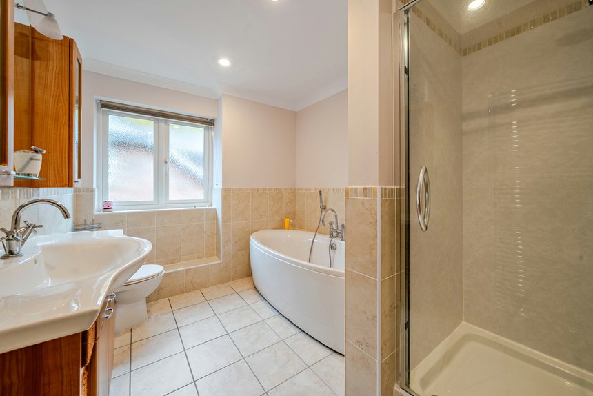 for sale lincoln road london 60495 - Gibbs Gillespie