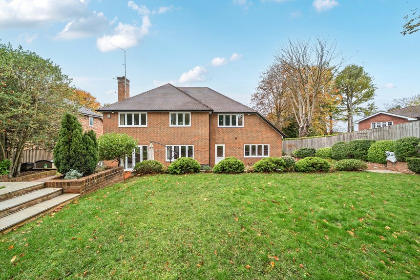 for sale lincoln road london 60495 - Gibbs Gillespie