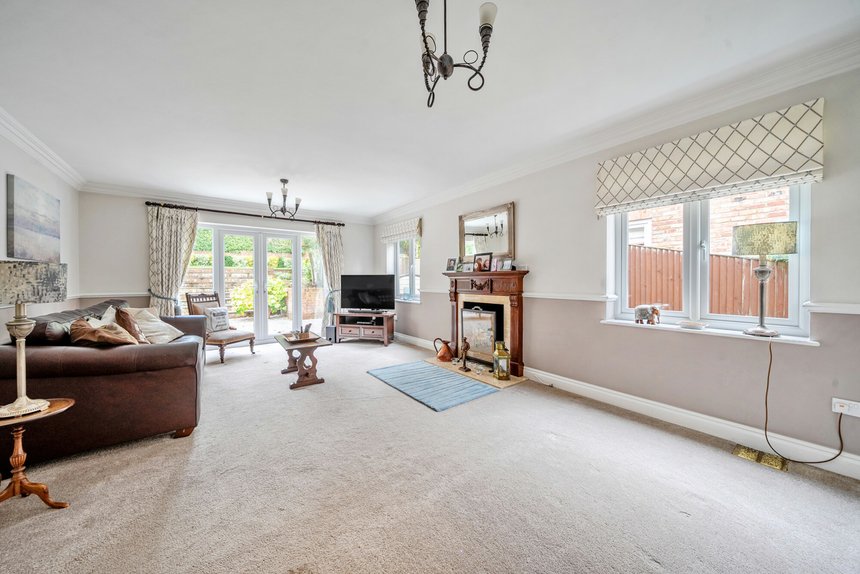 for sale lincoln road london 60495 - Gibbs Gillespie