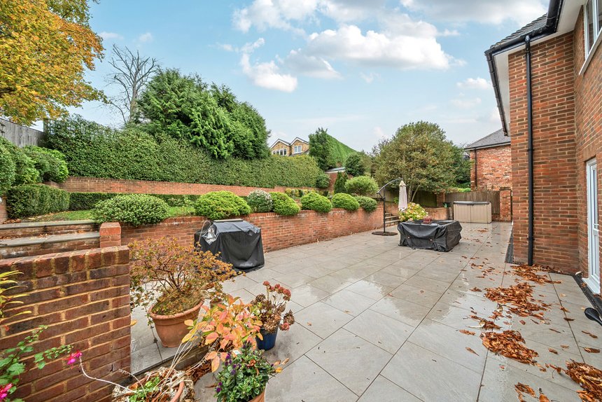 for sale lincoln road london 60495 - Gibbs Gillespie