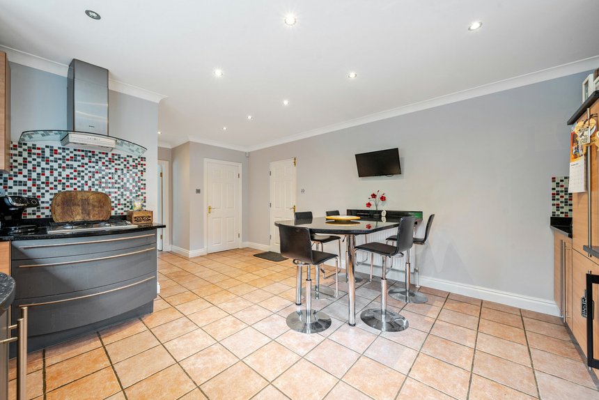 for sale lincoln road london 60495 - Gibbs Gillespie