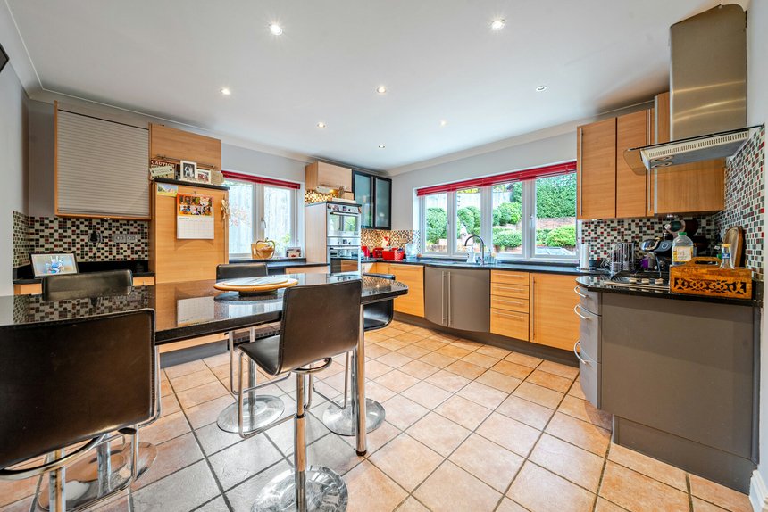 for sale lincoln road london 60495 - Gibbs Gillespie