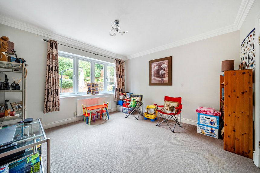 for sale lincoln road london 60495 - Gibbs Gillespie