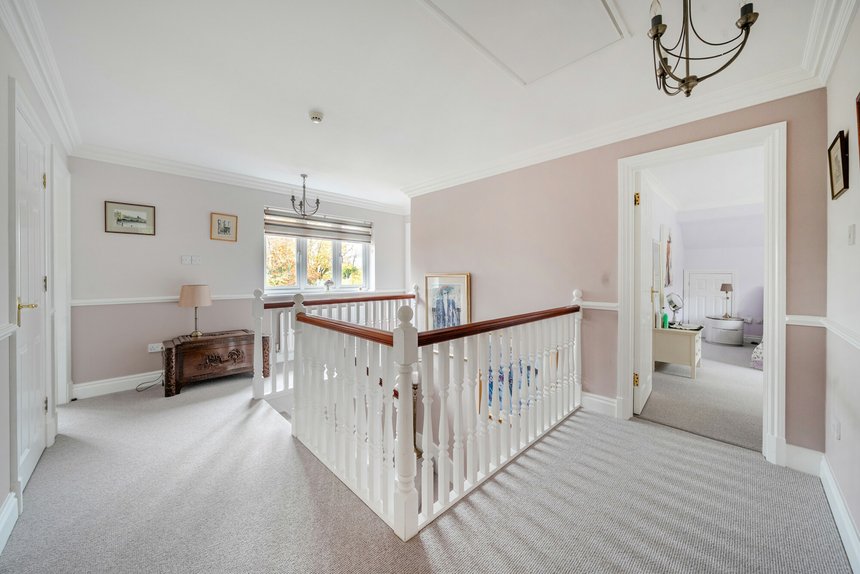 for sale lincoln road london 60495 - Gibbs Gillespie