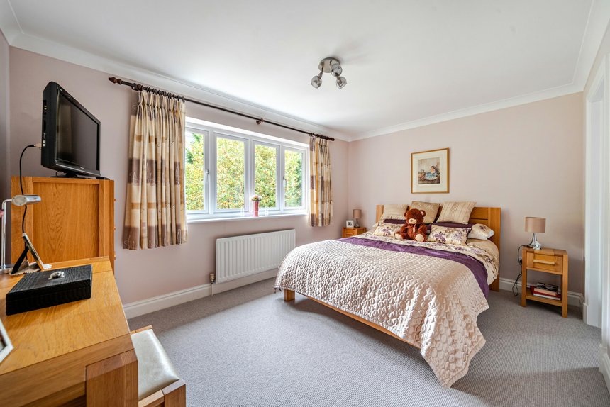 for sale lincoln road london 60495 - Gibbs Gillespie