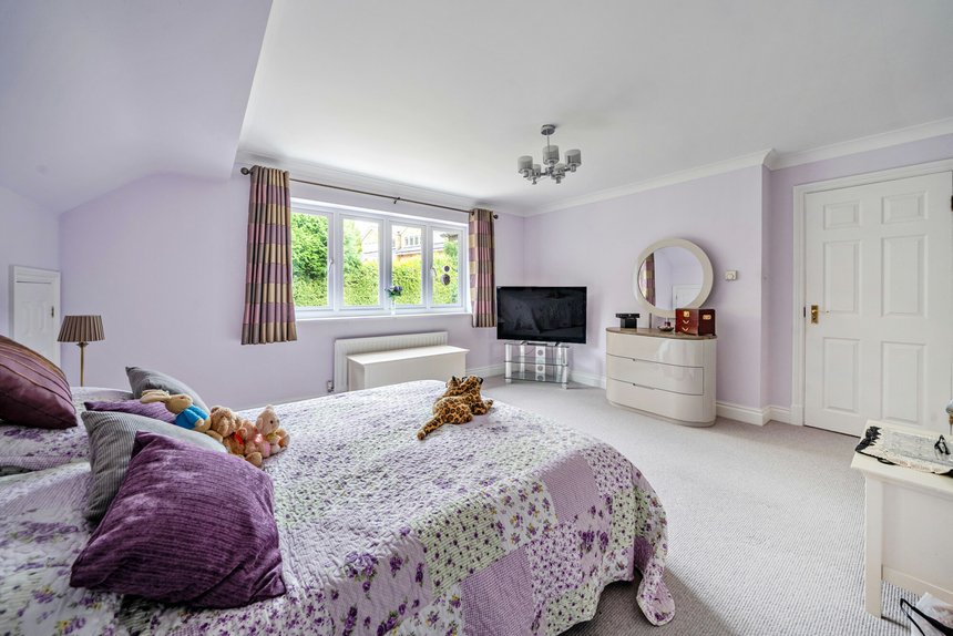 for sale lincoln road london 60495 - Gibbs Gillespie