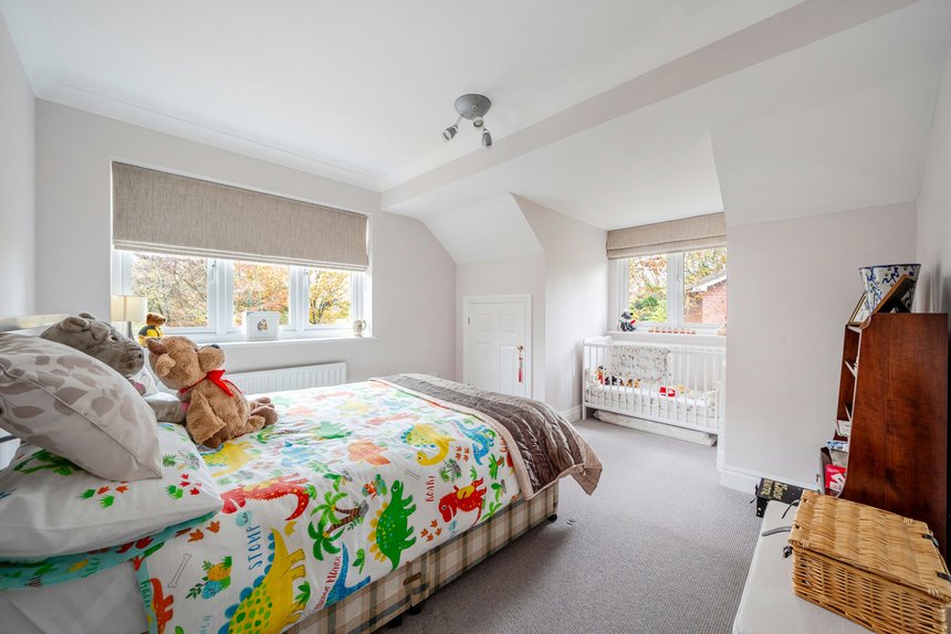 for sale lincoln road london 60495 - Gibbs Gillespie