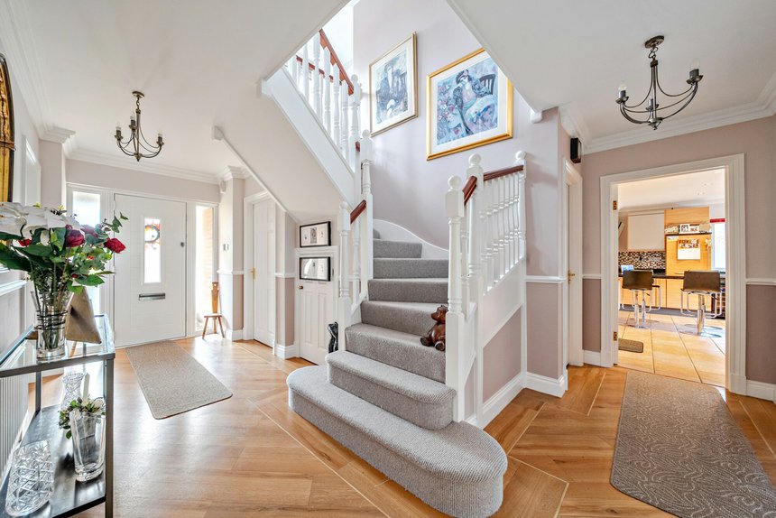 for sale lincoln road london 60495 - Gibbs Gillespie