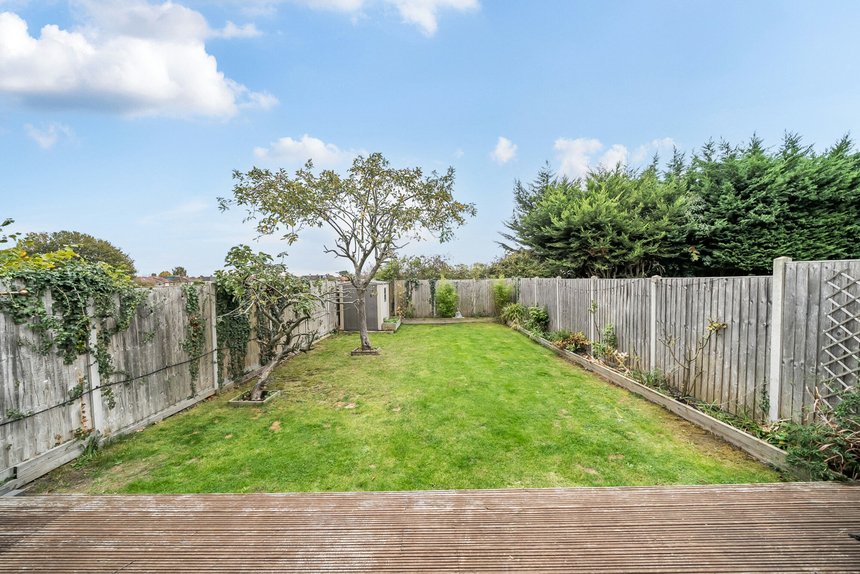 for sale shenley avenue london 60509 - Gibbs Gillespie