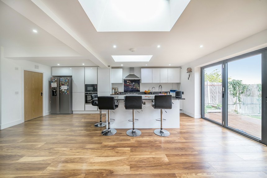 for sale shenley avenue london 60509 - Gibbs Gillespie