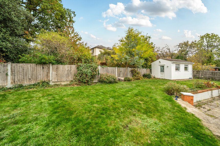 for sale whitegate gardens london 60512 - Gibbs Gillespie