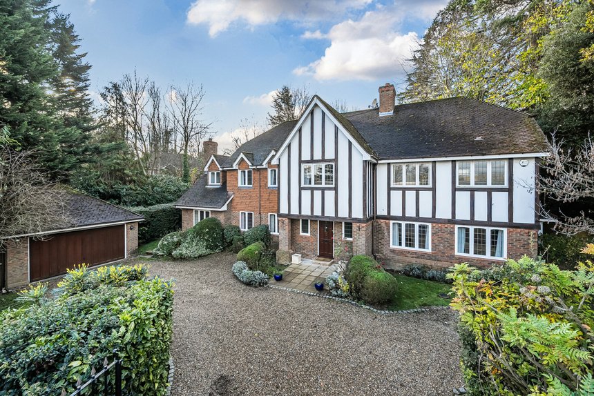 for sale south park drive london 60531 - Gibbs Gillespie