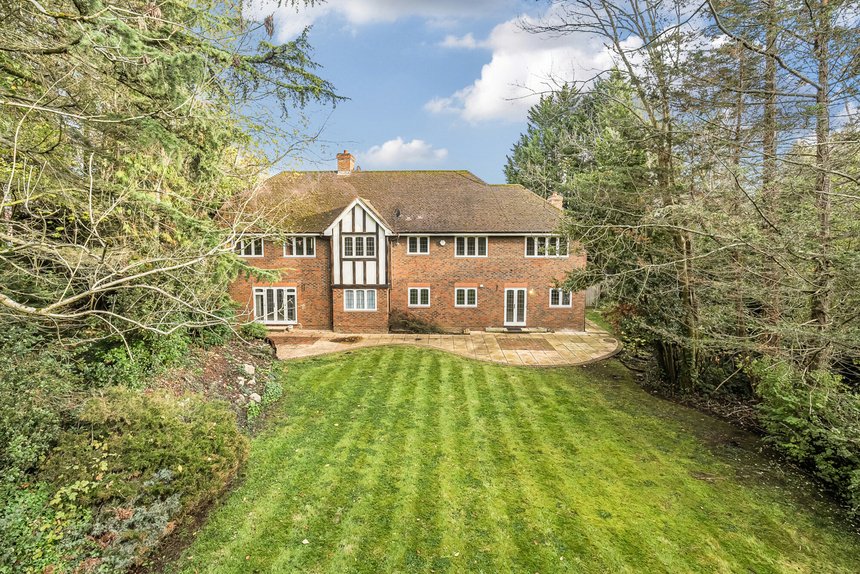 for sale south park drive london 60531 - Gibbs Gillespie