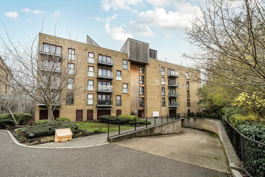 for sale kings mill way london 60576 - Gibbs Gillespie