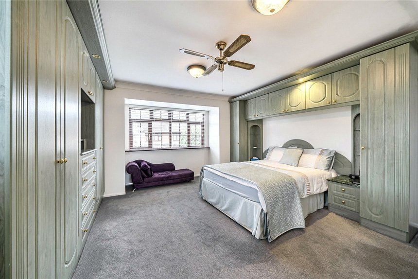 for sale knighton way lane london 60653 - Gibbs Gillespie