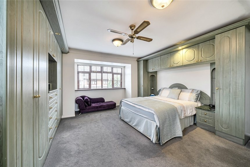 for sale knighton way lane london 60653 - Gibbs Gillespie