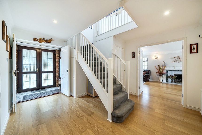 for sale knighton way lane london 60653 - Gibbs Gillespie