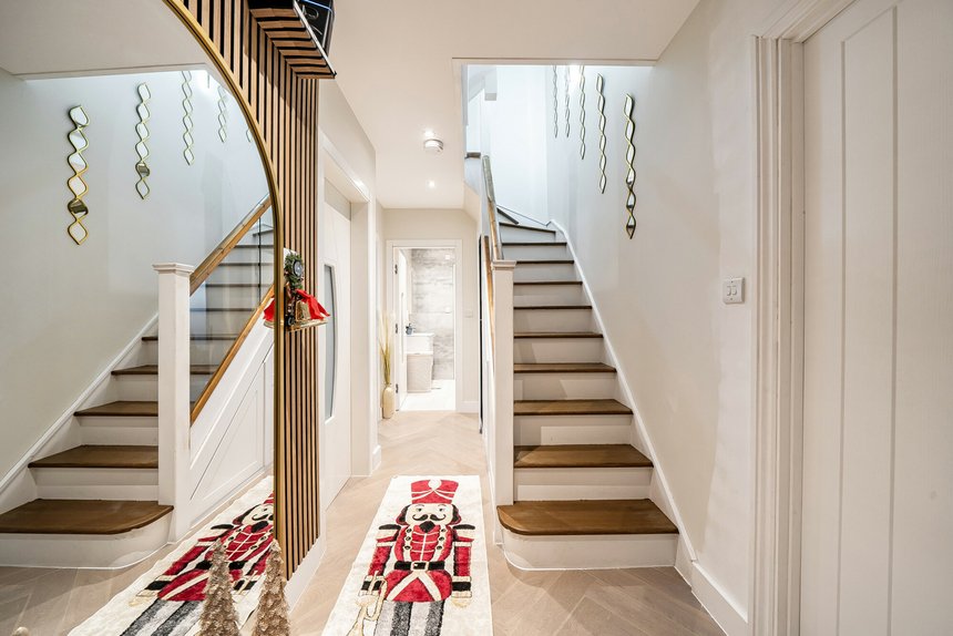 for sale briar crescent london 60720 - Gibbs Gillespie