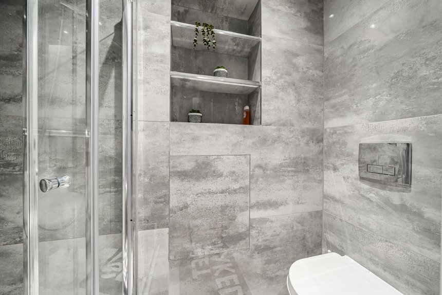 for sale briar crescent london 60720 - Gibbs Gillespie