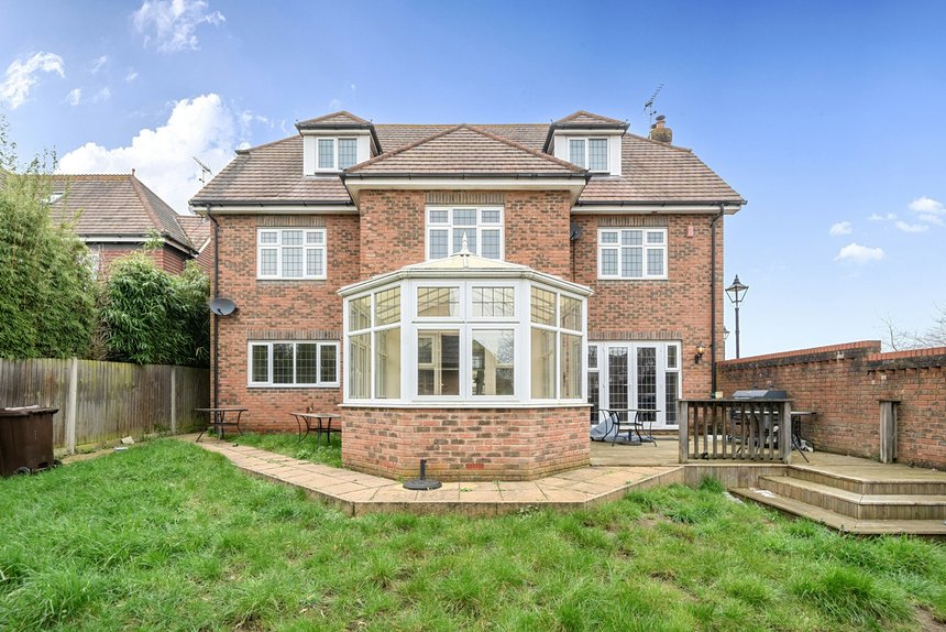 for sale augustus close london 60802 - Gibbs Gillespie