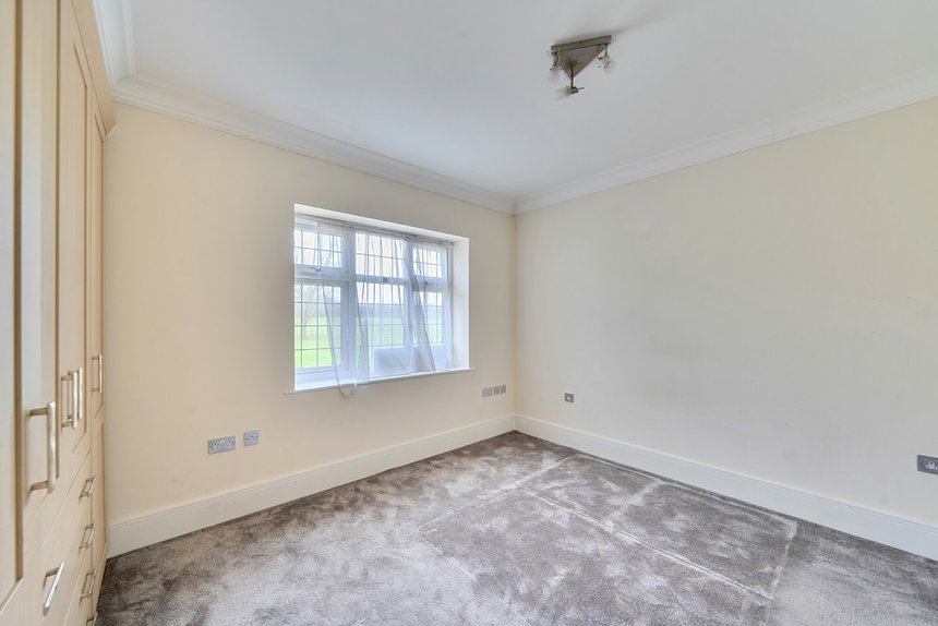 for sale augustus close london 60802 - Gibbs Gillespie