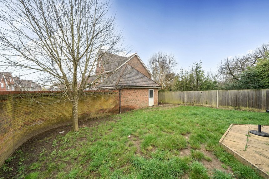 for sale augustus close london 60802 - Gibbs Gillespie