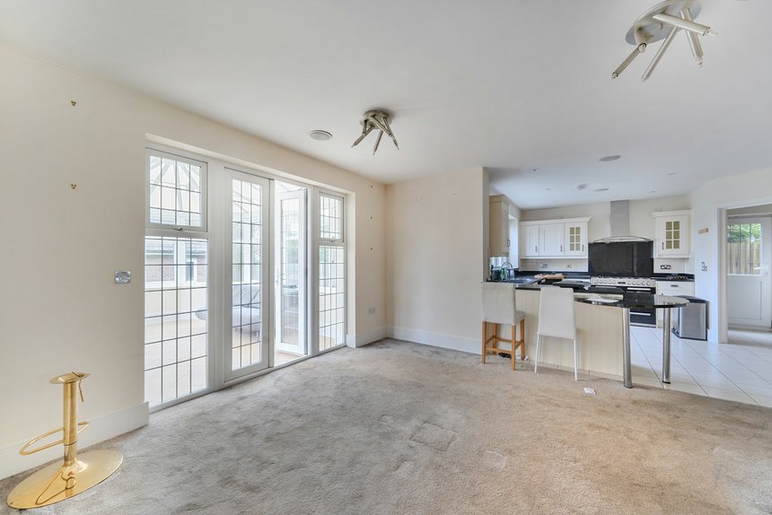 for sale augustus close london 60802 - Gibbs Gillespie