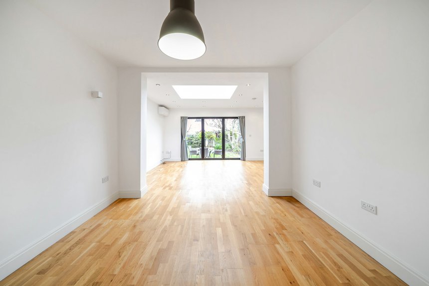 under offer linden avenue london 60920 - Gibbs Gillespie