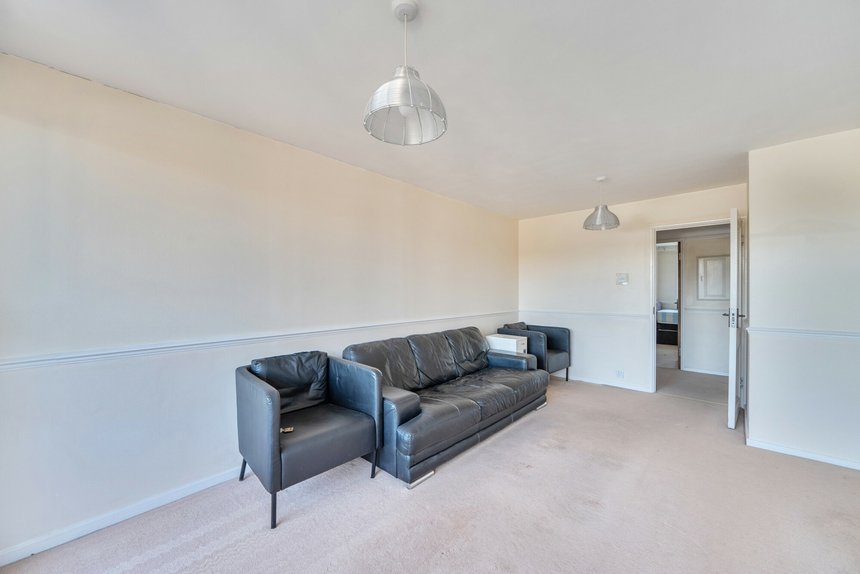 for sale justin close london 61008 - Gibbs Gillespie