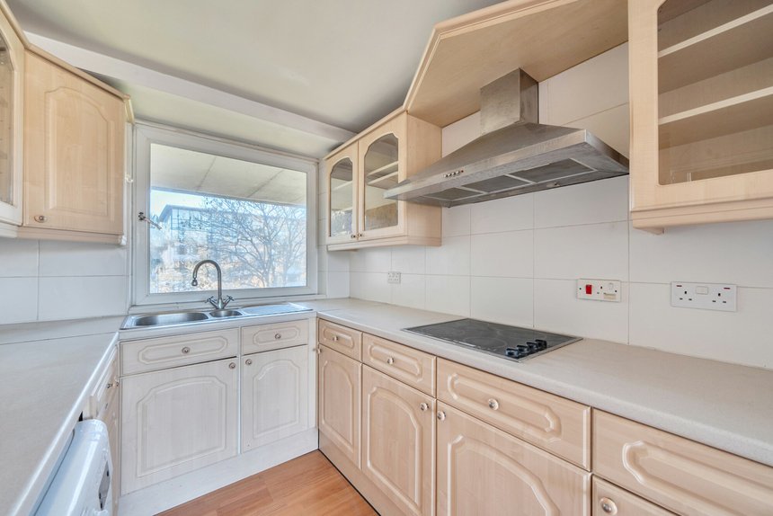 for sale justin close london 61008 - Gibbs Gillespie