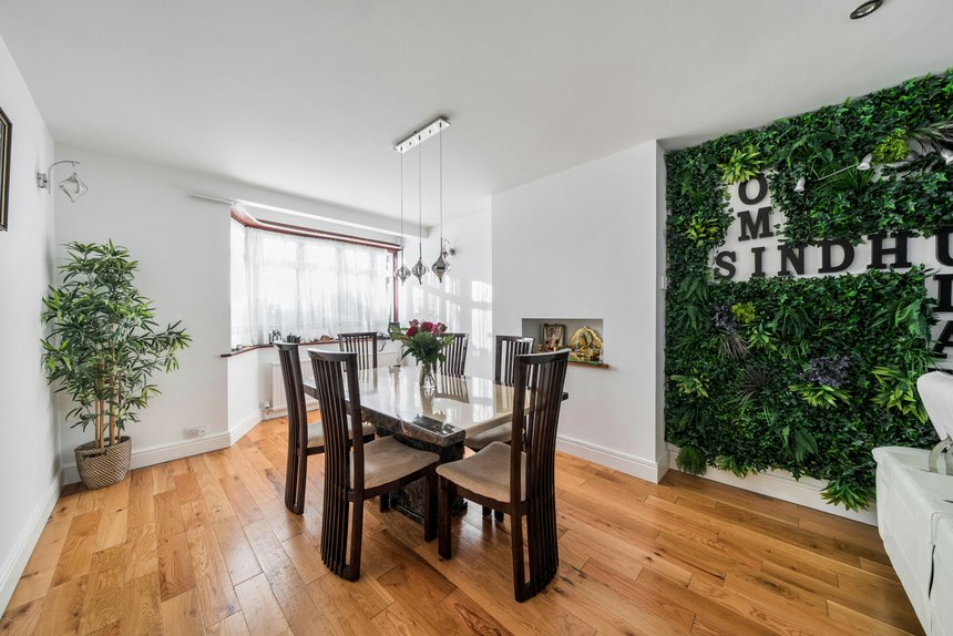 for sale central avenue london 61653 - Gibbs Gillespie