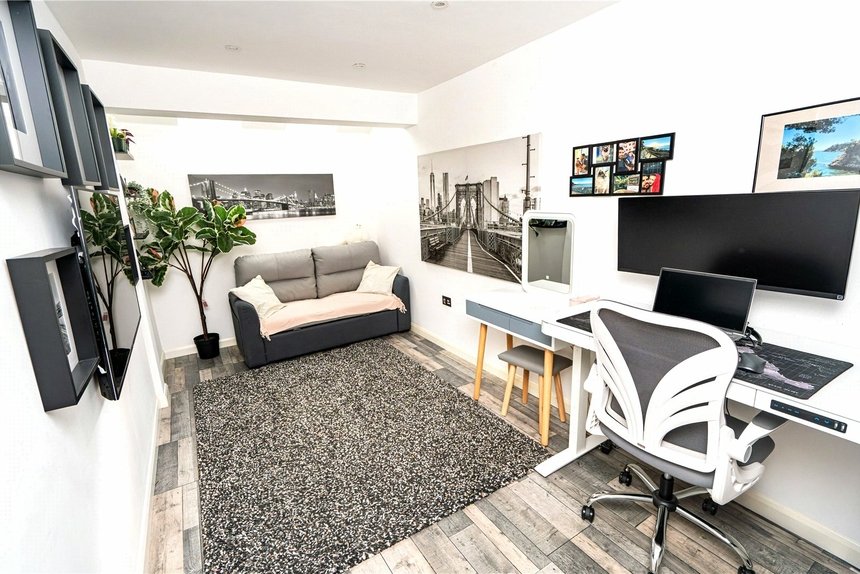 let agreed manor waye london 61760 - Gibbs Gillespie