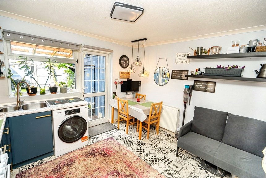 let agreed manor waye london 61760 - Gibbs Gillespie