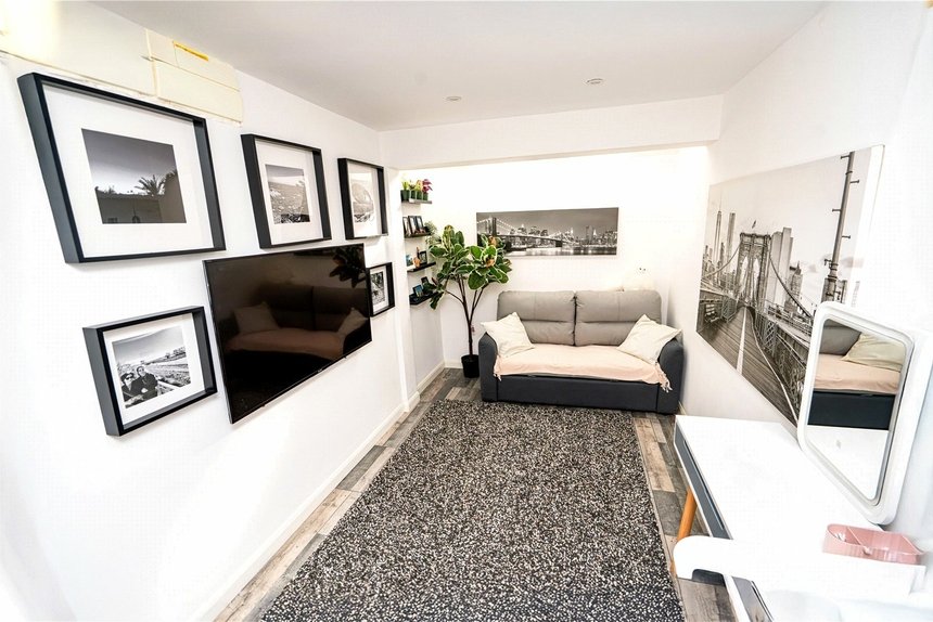 let agreed manor waye london 61760 - Gibbs Gillespie