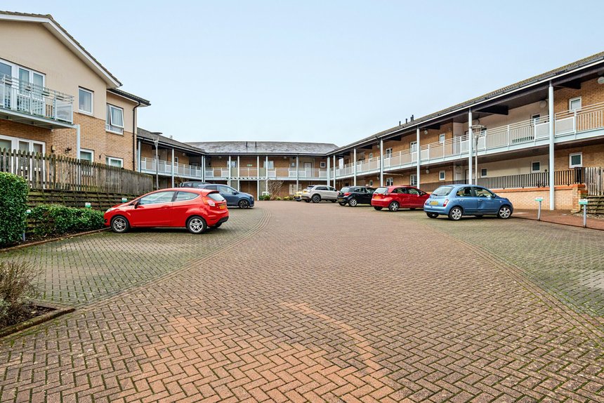 for sale patrons way east london 61828 - Gibbs Gillespie