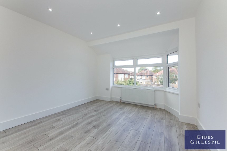to let oak gardens london 61897 - Gibbs Gillespie