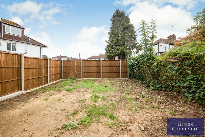 to let oak gardens london 61897 - Gibbs Gillespie